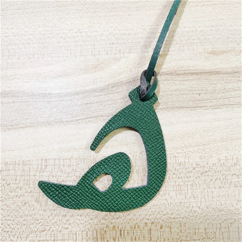 Wholesale Luxury Genuine Natural Leather Character Alphabet Arabic Letter H Keychain Backpack
