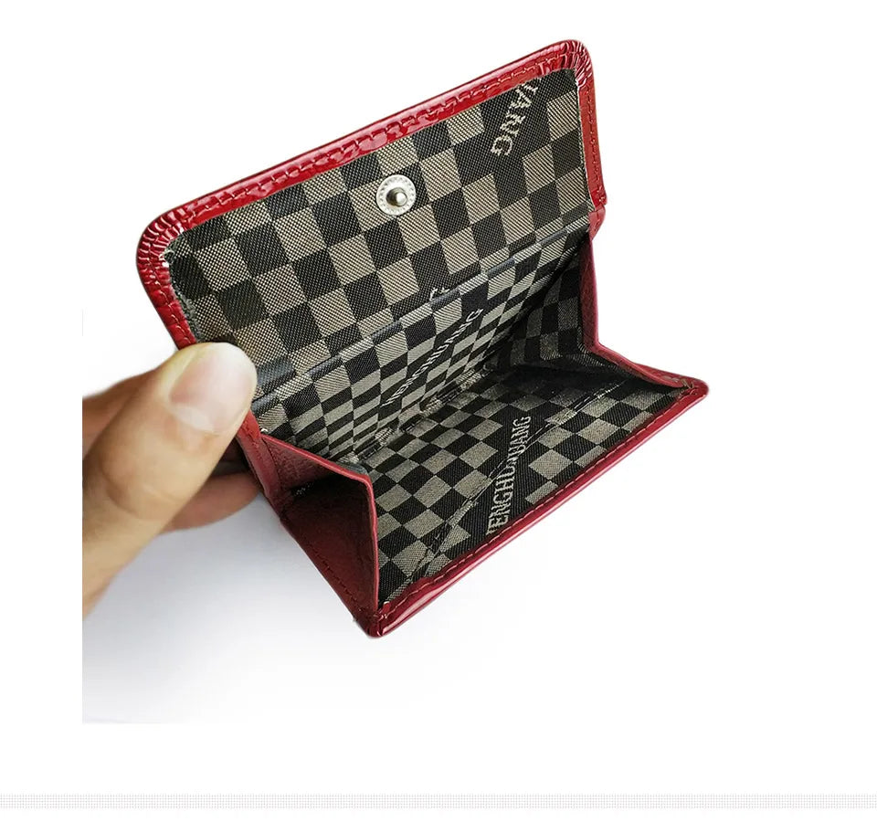 Genuine Leather Women's Short Wallet – Crocodile Pattern Purse