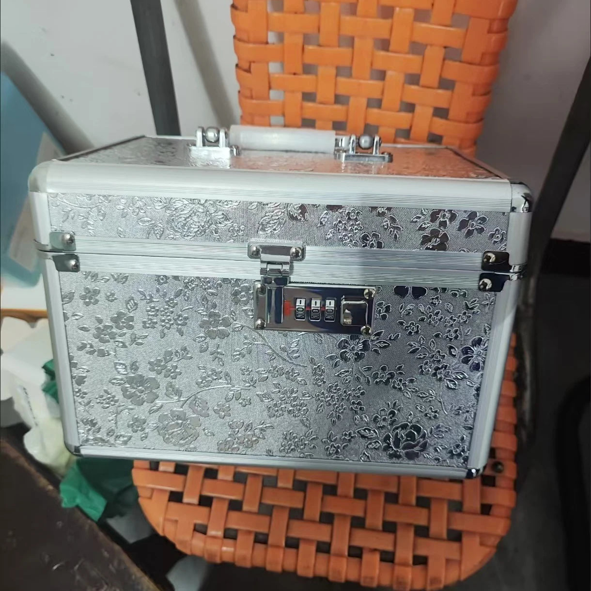 Professional Aluminum Makeup Case with Combination Lock