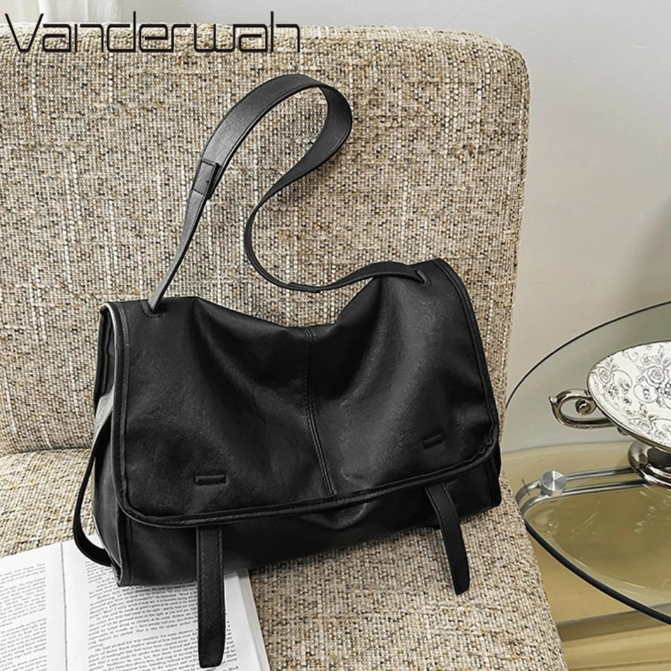 Large Capacity Oil Wax Leather Crossbody Messenger Bag