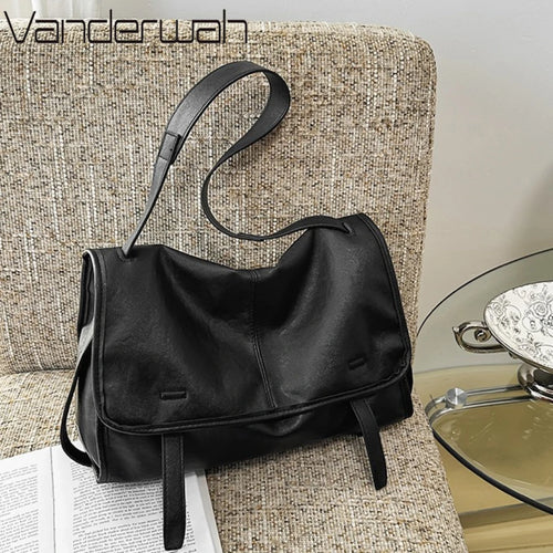 Large Capacity Oil Wax Leather Crossbody Messenger Bag