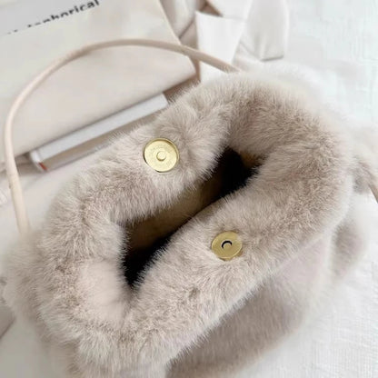 Fluffy Plush Shoulder Tote Bag – Soft Faux Fur Top-Handle Handbag