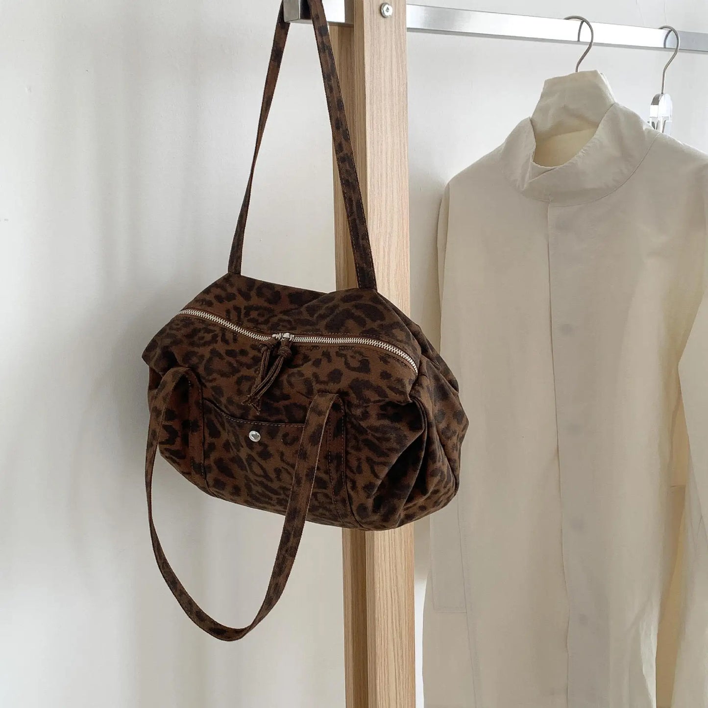 Wild Leopard Print Handbag Large Capacity Tote Bag Minimalist Nylon Women Shoulder Armpit Retro