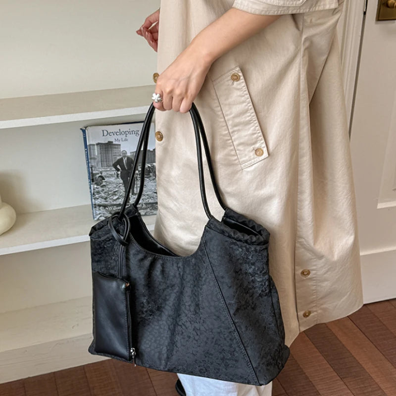 Large Capacity Shoulder Tote Bag – Women's Minimalist Commuter Purse