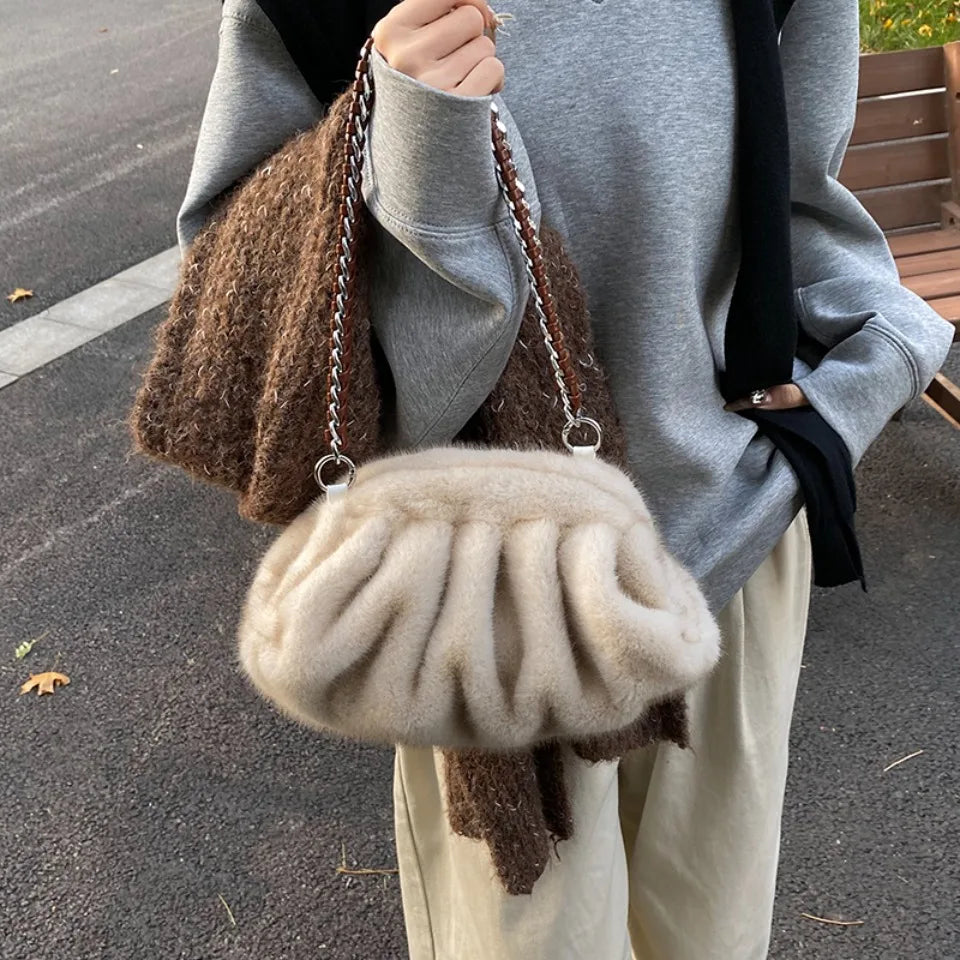 Luxury Women S Furry Pleated Purses Handbags Plush Cloud Bag Designer Chain Shoulder Bags Winter