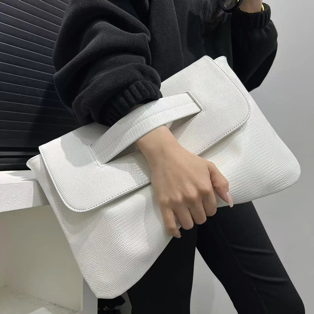 Designer Female Large Capacity Crocodile Snake Pattern Pouch Bag