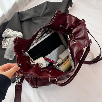 Oil-Wax Leather Tote Bag – Large Capacity Laptop Handbag