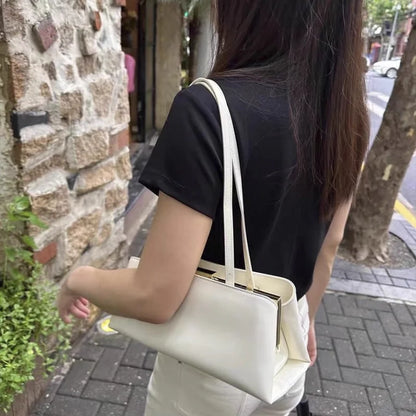 Luxury Leather Handbag with Gold Magnetic Clasp – Minimalist Tote