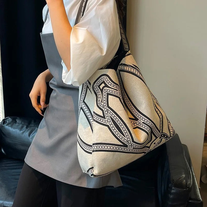 Retro Casual Tote Bag Fashionable Design Canvas Style Printed Shoulder Large Capacity Contrasting