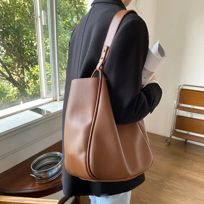 Large Leather Tote Bag for Women – Minimalist Shoulder Handbag