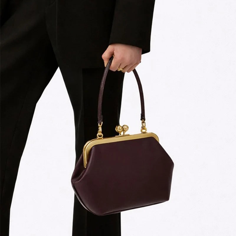 Kisslock Shell Clutch – Luxury Retro Frame Shoulder Bag for Women