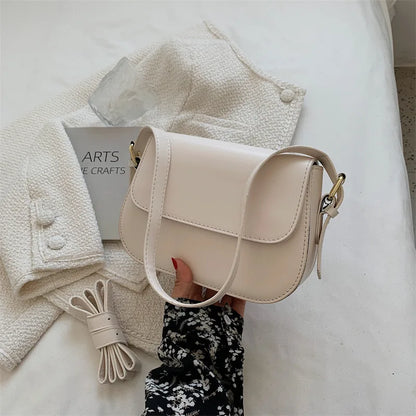 Retro Small Saddle Bag for Women – Crossbody Messenger Shoulder Bag