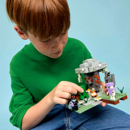 LEGO Minecraft Pale Garden 21586 Building Set – 243 Pieces