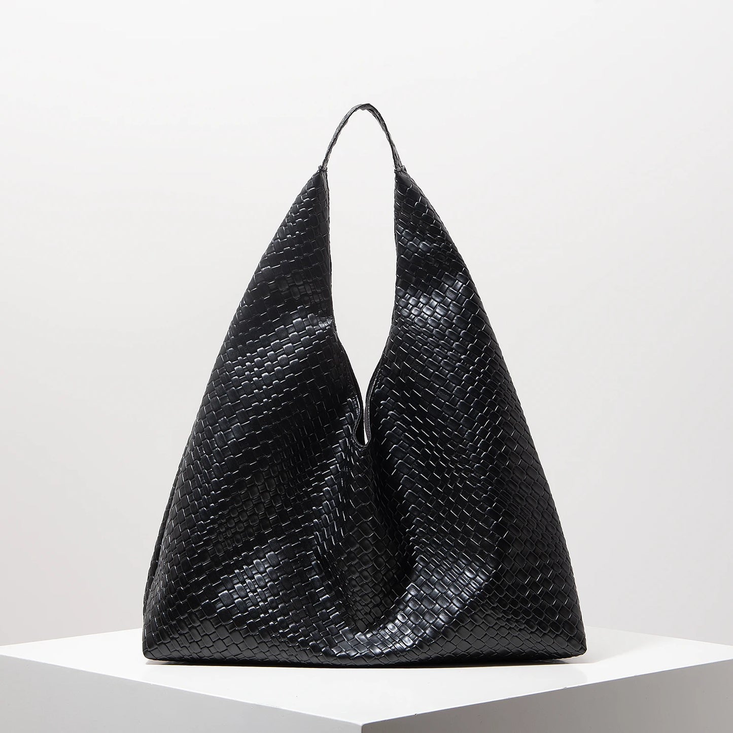 Woven Hobo Shoulder Bag – Minimalist Retro Tote for Women