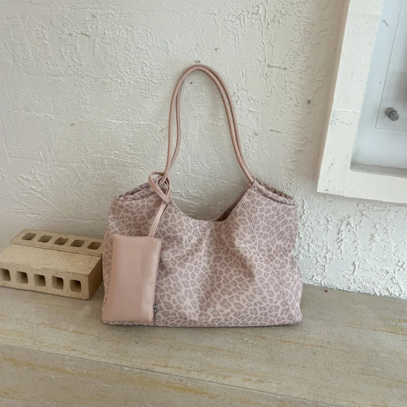Large Capacity Shoulder Tote Bag – Women's Minimalist Commuter Purse