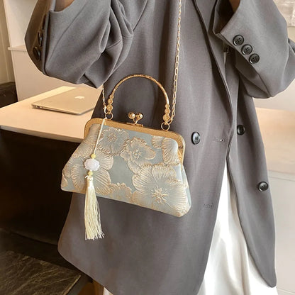 Chinese Embroidered Handbag – Luxury Retro Clutch for Women