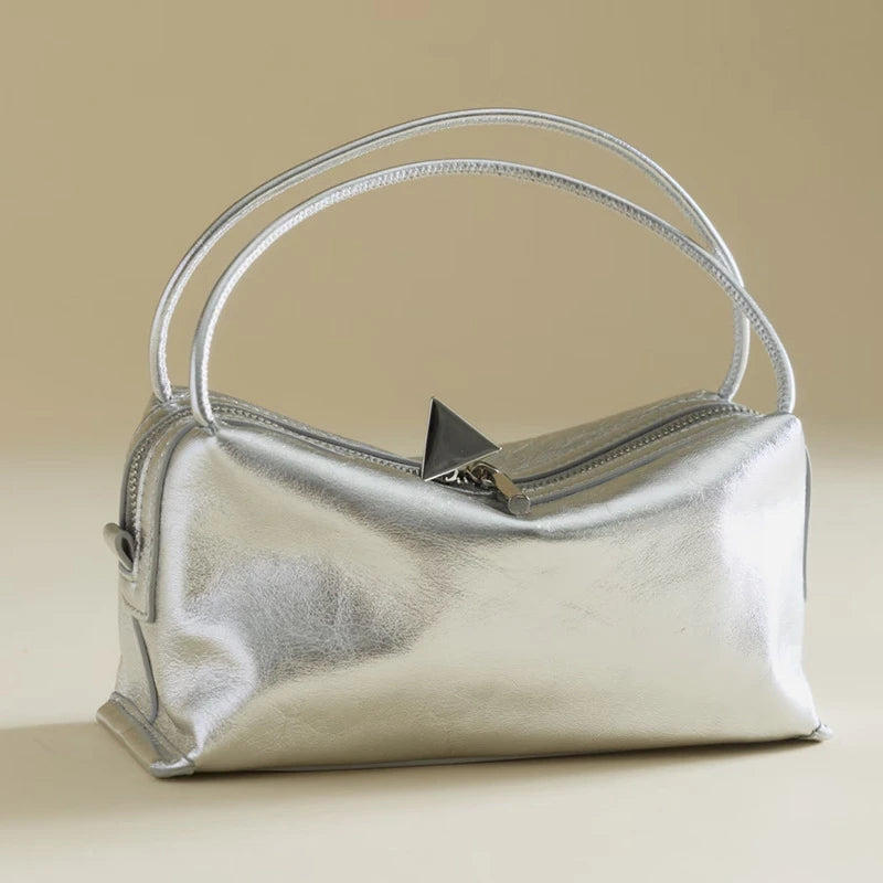 Small Square Straw & Leather Crossbody Bag – Minimalist Box Clutch