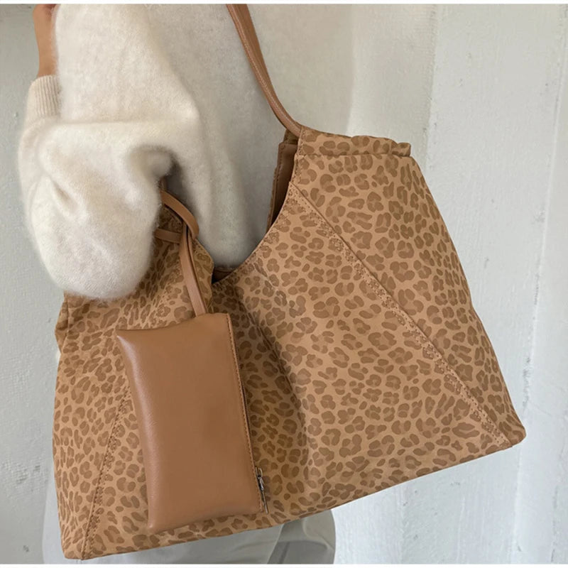 Large Capacity Shoulder Tote Bag – Women's Minimalist Commuter Purse