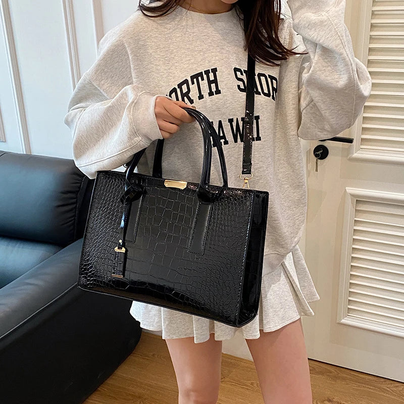 Crocodile Pattern Tote Bag for Women – Large Capacity PU Leather Shoulder Bag