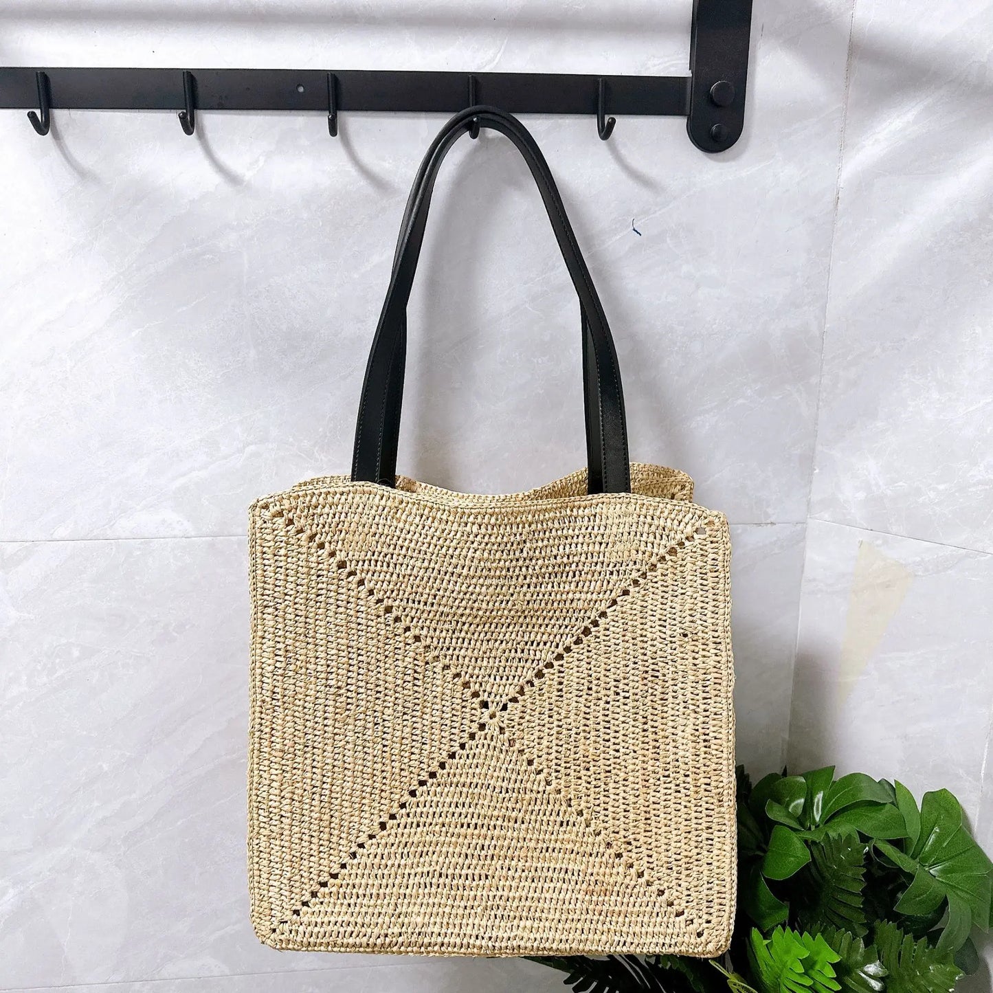 Fashionable Versatile Lafite Straw Weaving Design Tote Shoulder Casual Bag Street Trend Arrival Soft