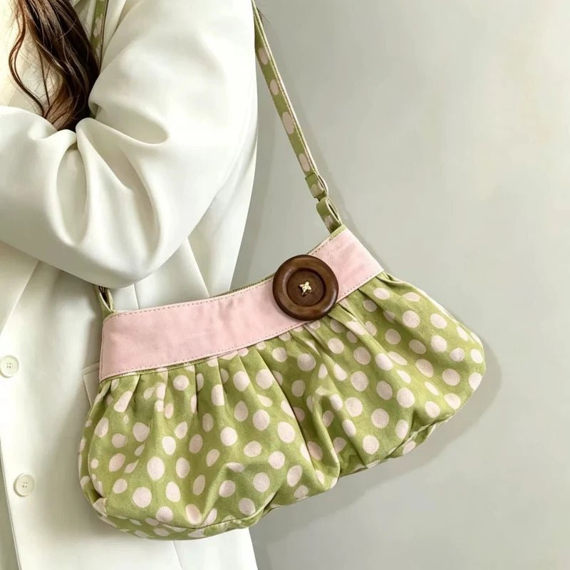 Pleated Dumpling Bag – Retro Wooden Button Shoulder Handbag