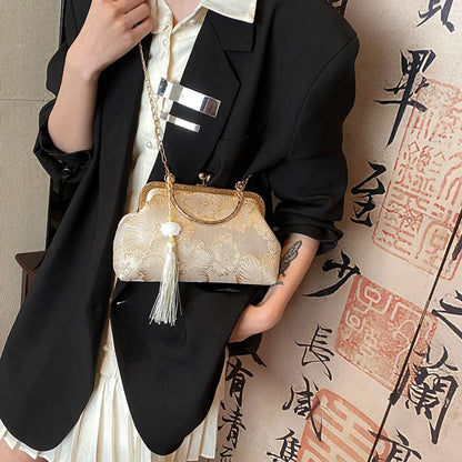 Chinese Embroidered Handbag – Luxury Retro Clutch for Women