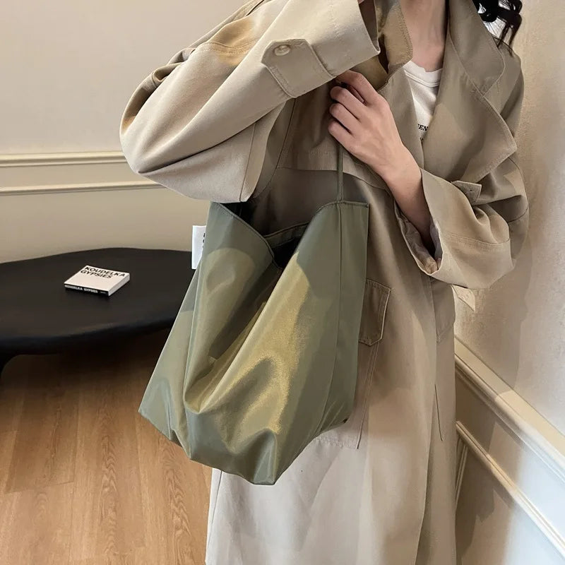 Large Capacity Tote Shoulder Bag for Women – Minimalist Retro Bucket Bag