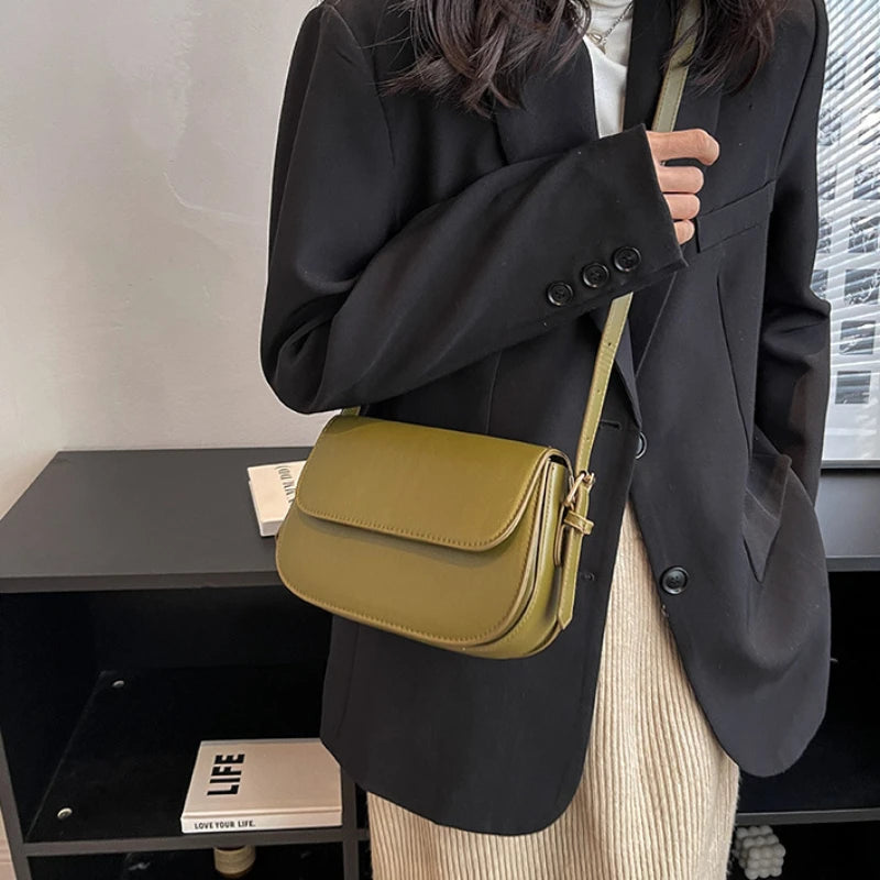 Retro Small Saddle Bag for Women – Crossbody Messenger Shoulder Bag