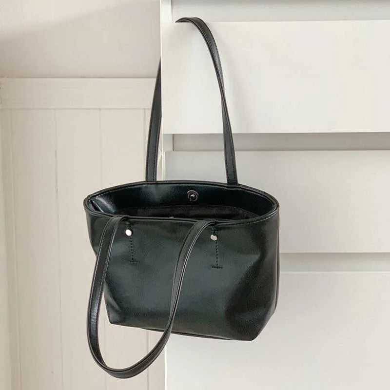 Oil Wax Leather Tote Bag for Women – Korean Style Shoulder Commuter Bag