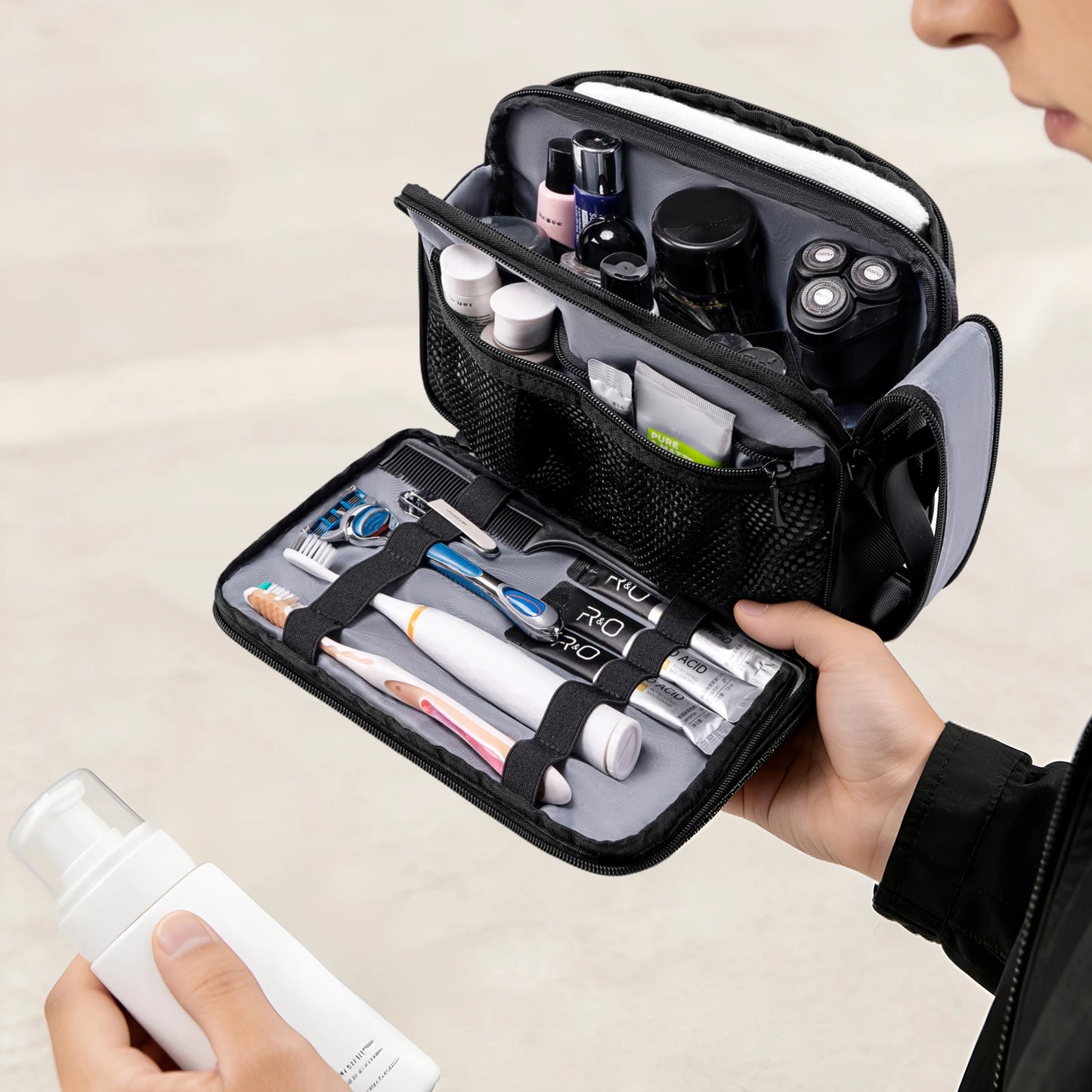 Travel Toiletry Bag, Waterproof Portable Wash Pouch for Men & Women
