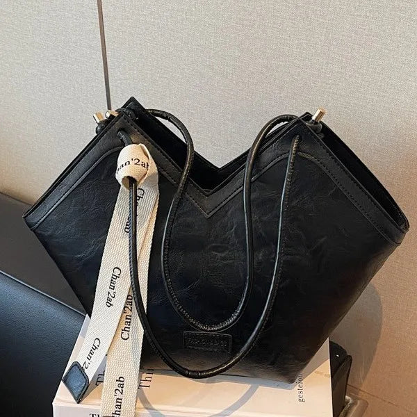 Retro Simple Underarm Bag Trendy Shoulder Large Capacity Commuting Foreign Style Tote
