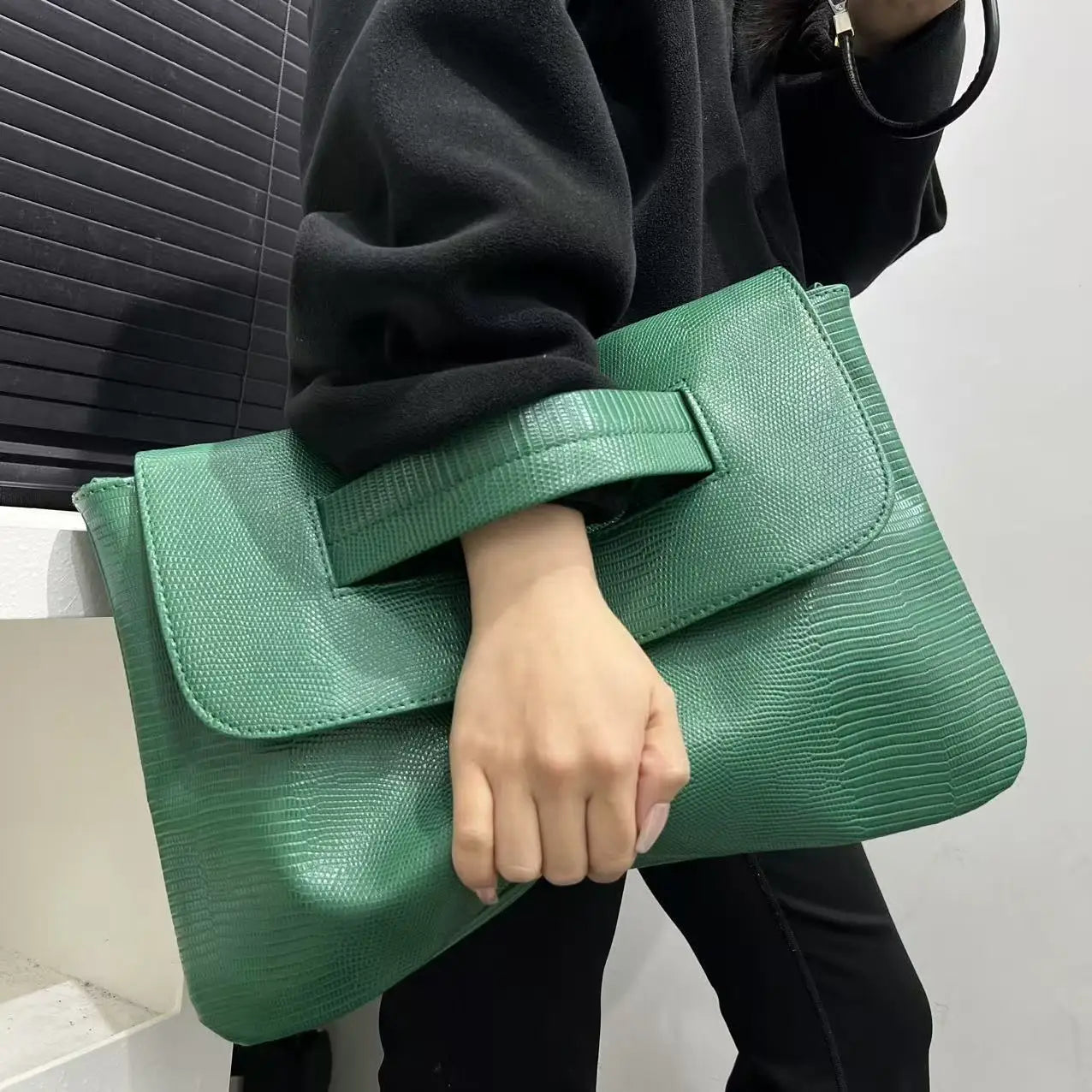 Designer Female Large Capacity Crocodile Snake Pattern Pouch Bag