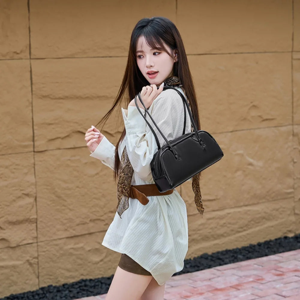 Women's Shoulder Bag – Sleek Top Handle Purse with Zipper Closure