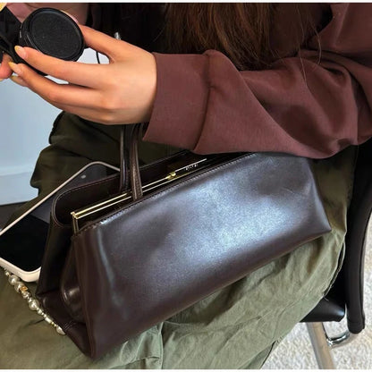 Luxury Leather Handbag with Gold Magnetic Clasp – Minimalist Tote