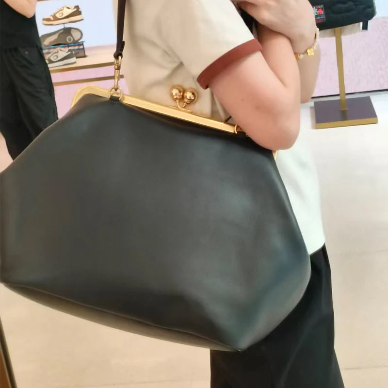 Seashell Clip Handbag – Women's Woven Shoulder Bag with Kiss Lock