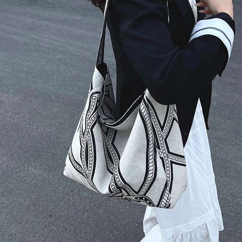 Retro Casual Tote Bag Fashionable Design Canvas Style Printed Shoulder Large Capacity Contrasting