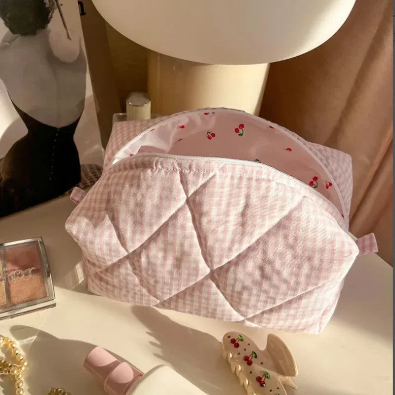 Quilted Checkered Makeup Bag – Large Capacity Cotton Cosmetic Pouch
