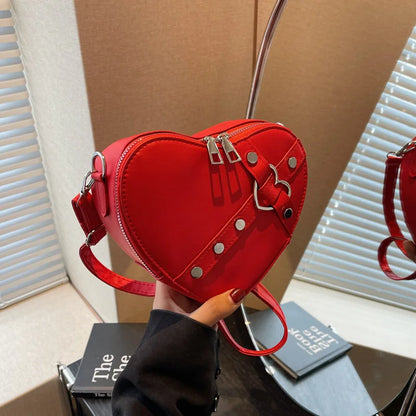 Gothic Heart-Shaped Shoulder Bag – Y2K Rivet Chain Purse