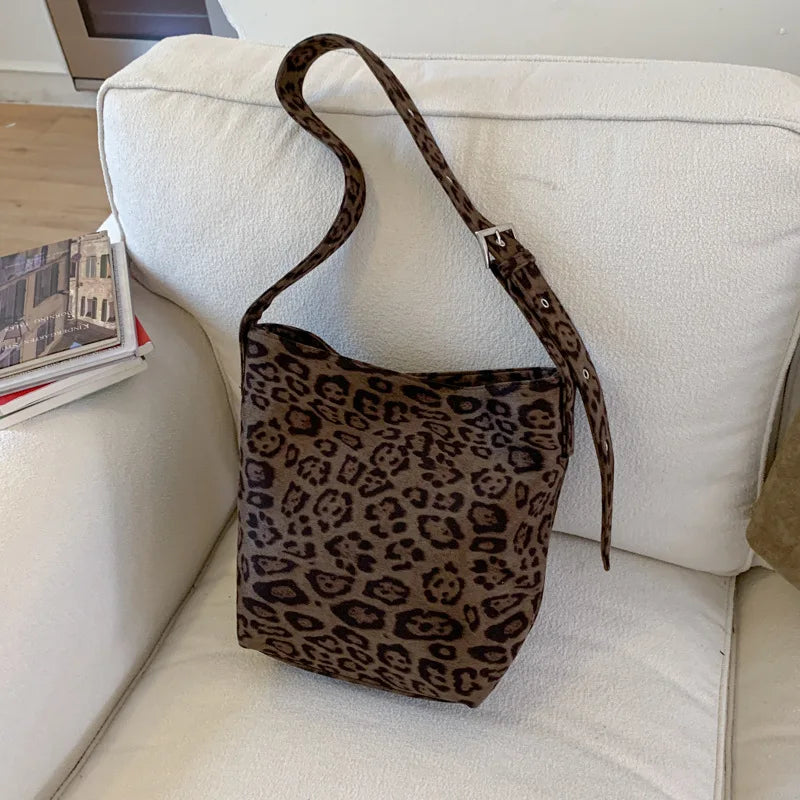 Leopard Print Crossbody Bag – Large Capacity Retro Shoulder Bag