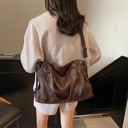 Large Capacity Leather Shoulder Bag for Women – Crocodile Pattern Tote