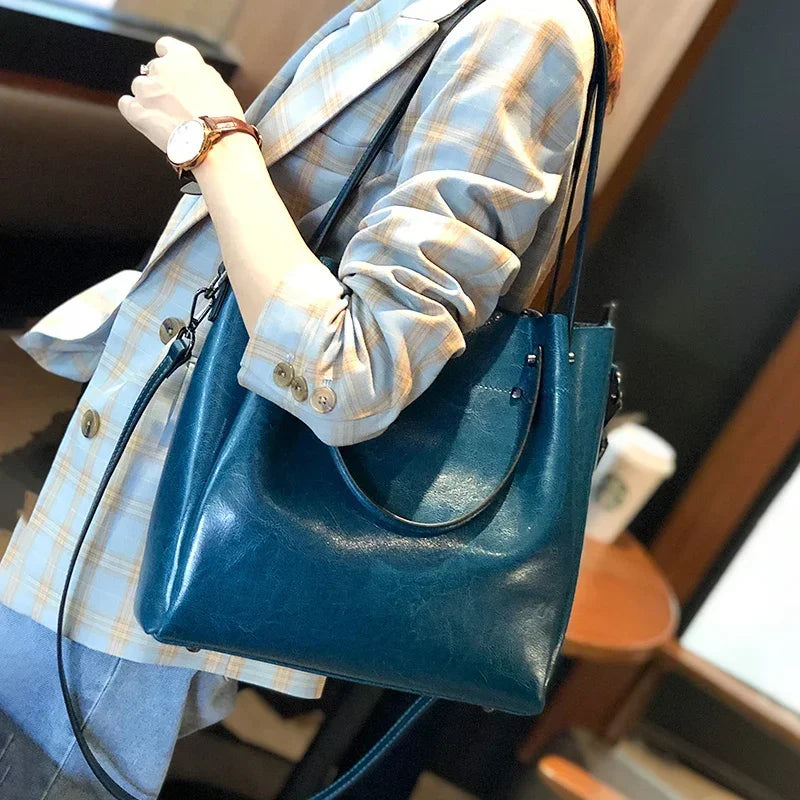 Genuine Leather Tote Bag for Women – Large Capacity Oil Wax Shoulder Bag