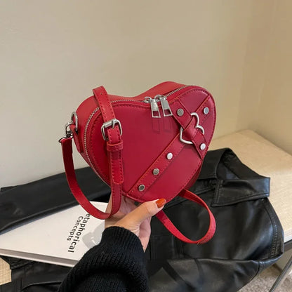 Gothic Heart-Shaped Shoulder Bag – Y2K Rivet Chain Purse