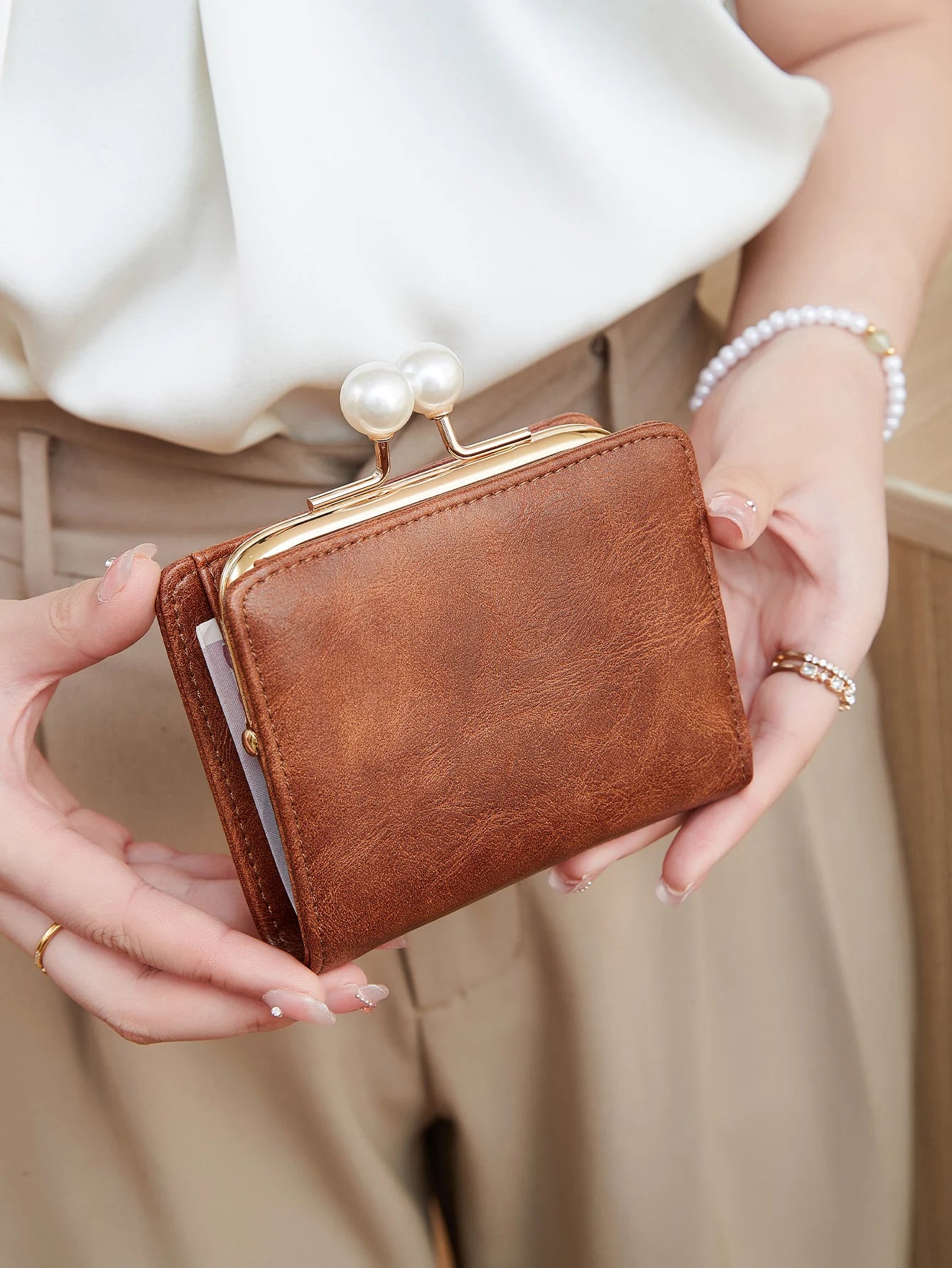 Pearl Kiss-Lock Women's Trifold Wallet – Large Capacity PU Leather
