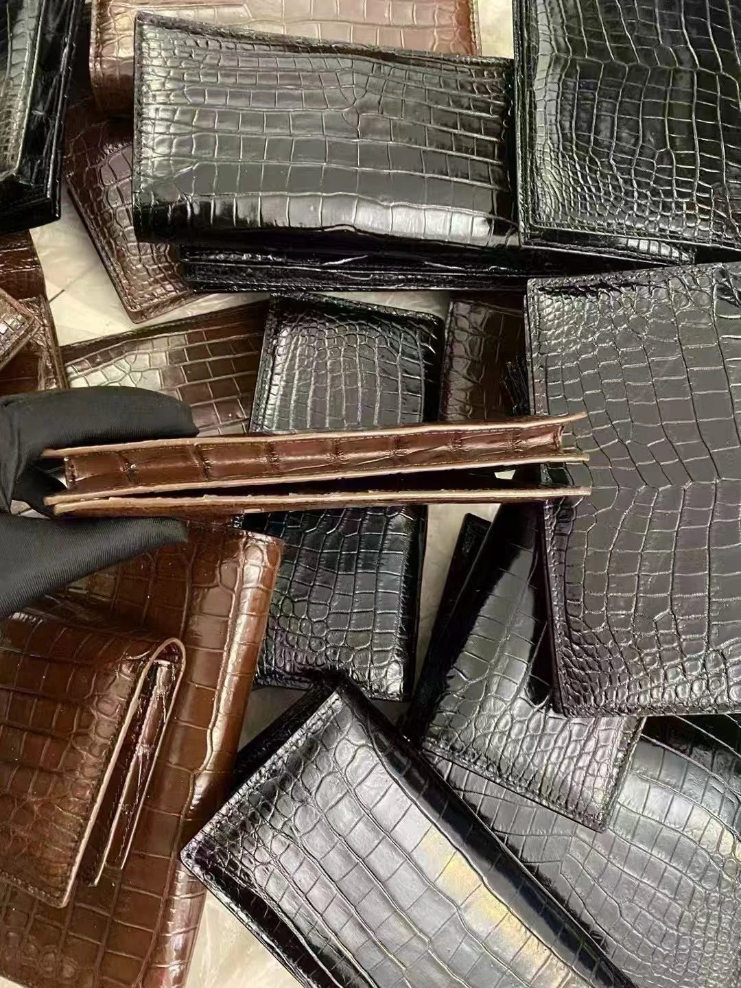 Crocodile Leather Long Wallet for Men – Luxury Multi-Card Bifold