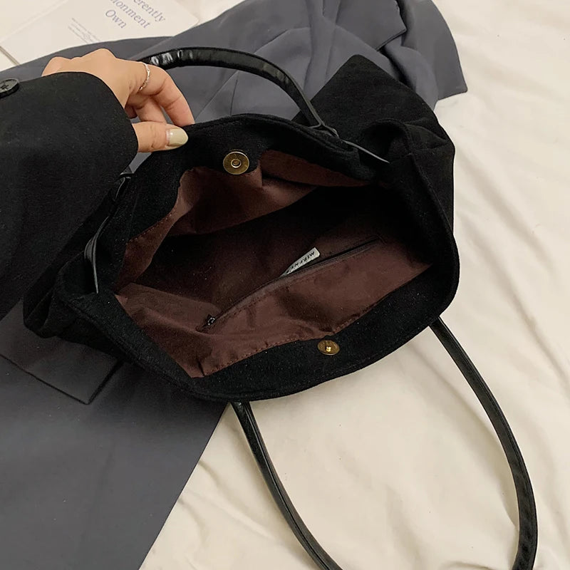 Fashionable Retro Shoulder Bag Large Capacity Casual Handbag