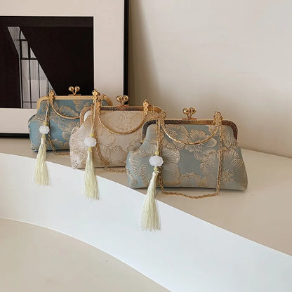 Chinese Embroidered Handbag – Luxury Retro Clutch for Women