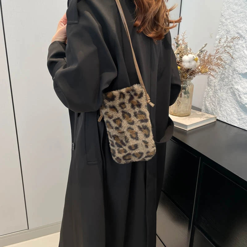 Leopard Print Fluffy Shoulder Bag – Women's Underarm Clutch