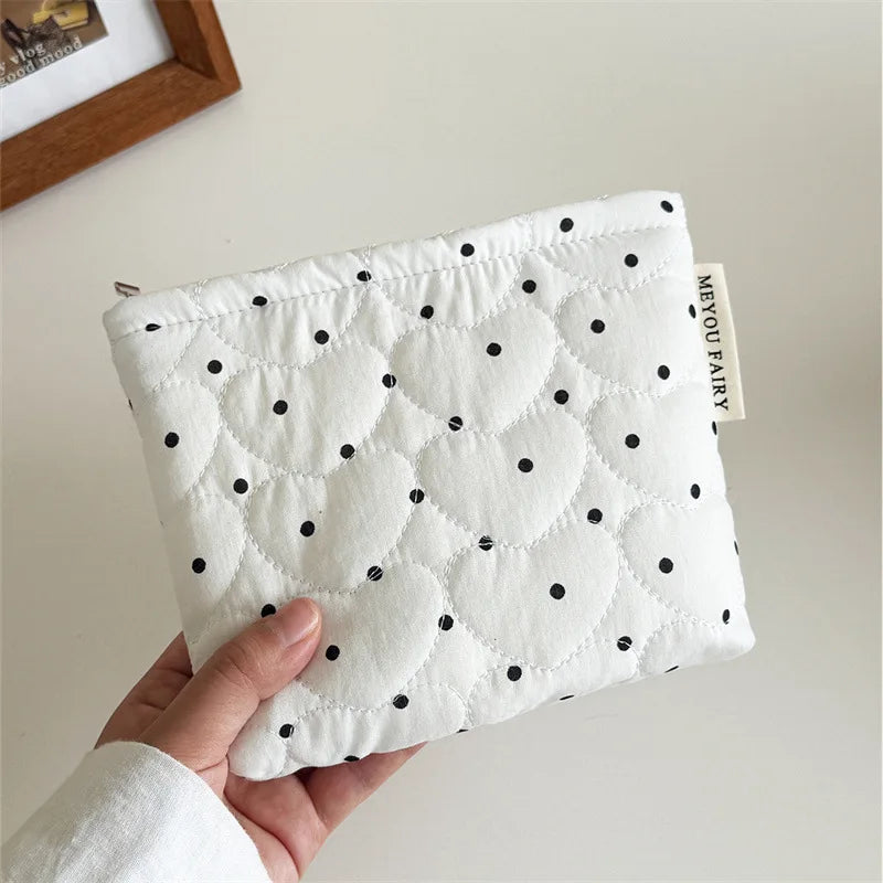 Quilted Dot Cosmetic Bag – Portable Makeup Pouch for Lipstick & Brushes