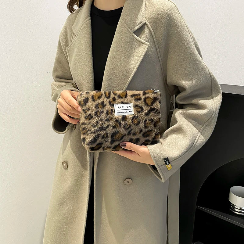 Leopard Print Plush Makeup Bag – Large Capacity Travel Cosmetic Pouch