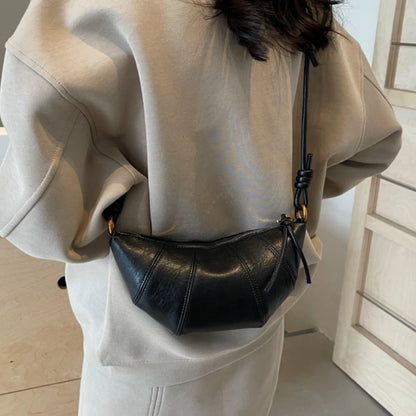 Leather Dumpling Crossbody Bag – Retro Crescent Shoulder Bag for Women